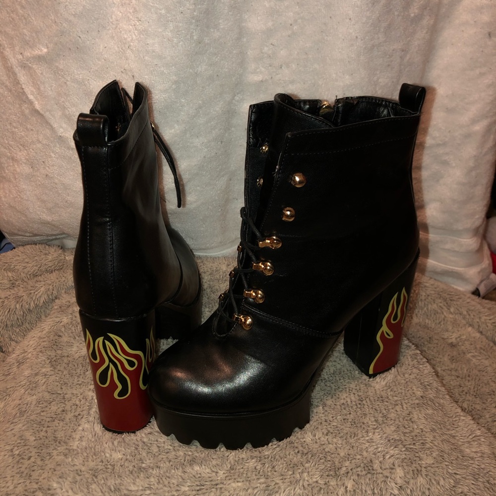 Black Flame Lamoda Boots